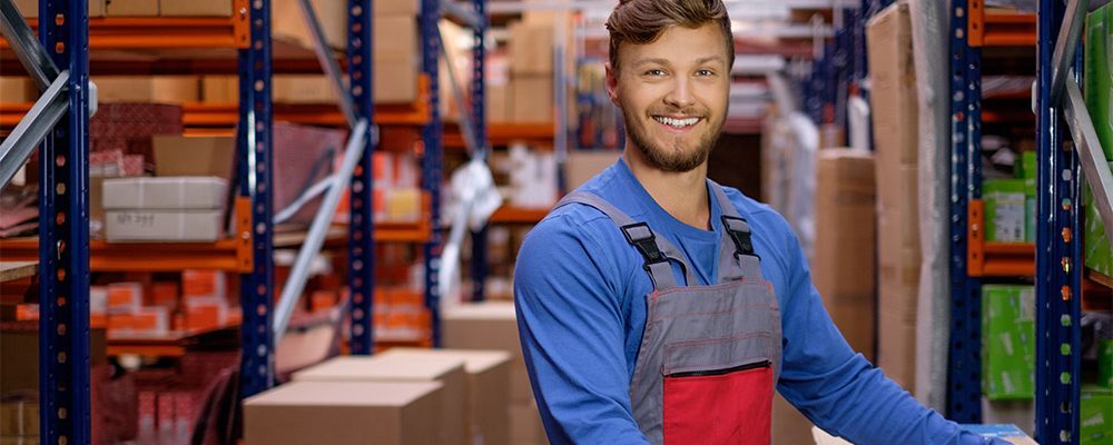Mitarbeiter Teile und Zubehör (m/w/d), 1. Bild